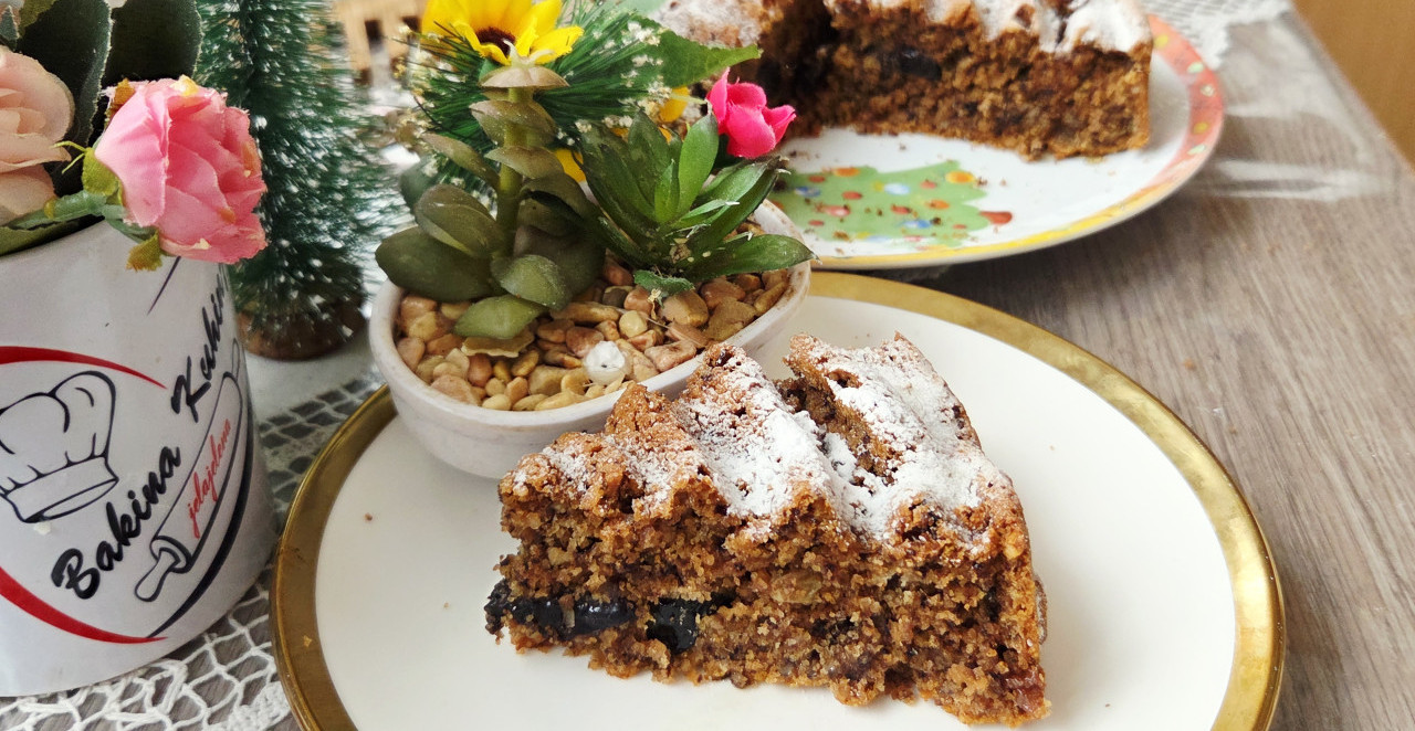 POSNI PIJANI KOLAČ Sa pivom i suvim šljivama - prava uživancija za vikend! (VIDEO)