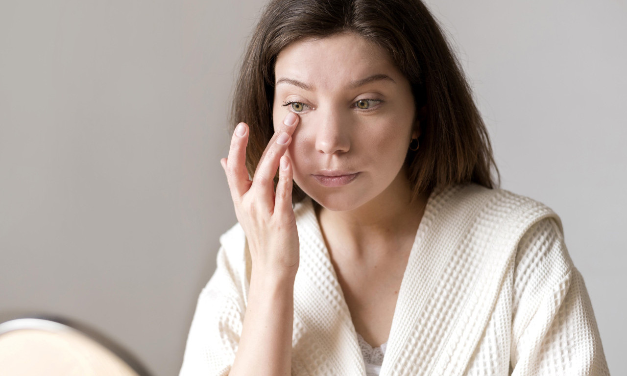 JUTRO POSLE DOČEKA BEZ PANIKE I STRESA Evo kako ukloniti podočnjake i otok sa lica!