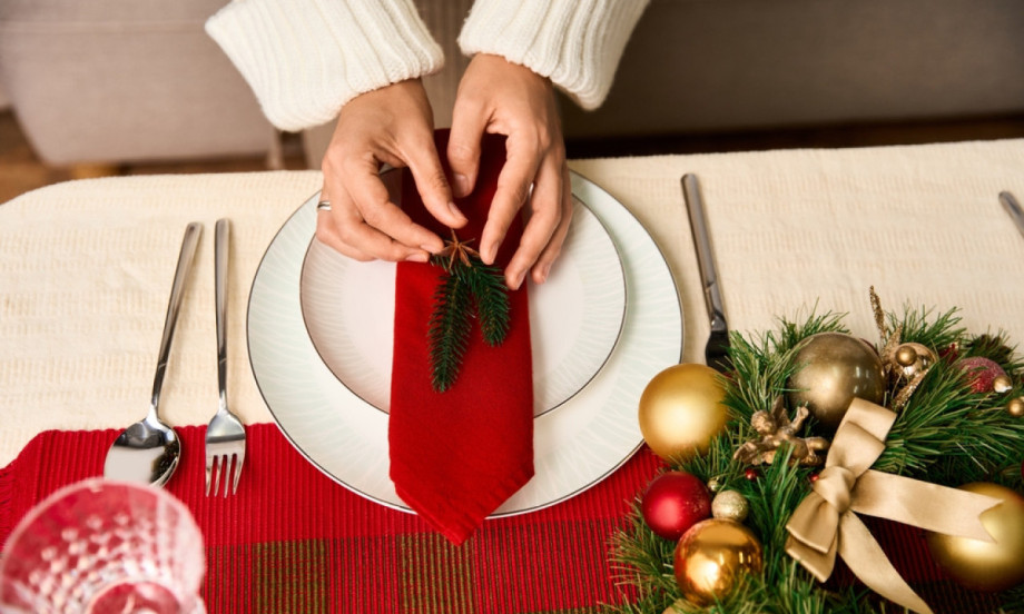 BOŽIĆNA TRPEZA SA DUŠOM Kako da jednostavno i toplo ukrasite sto za najradosniji praznik! (SAVETI)