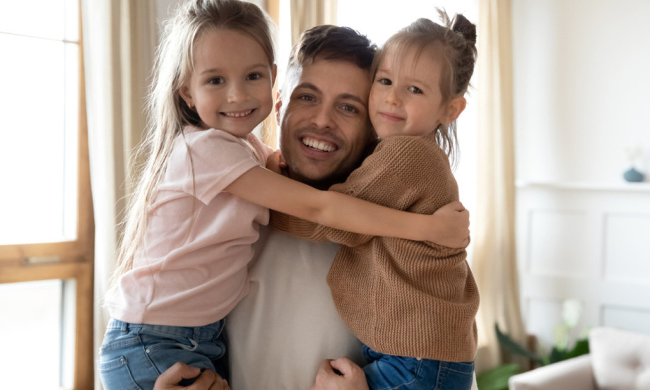 ŠTA OČEVI NAJČEŠĆE KUPUJU DECI Pokloni koji se biraju srcem, ne trendovima