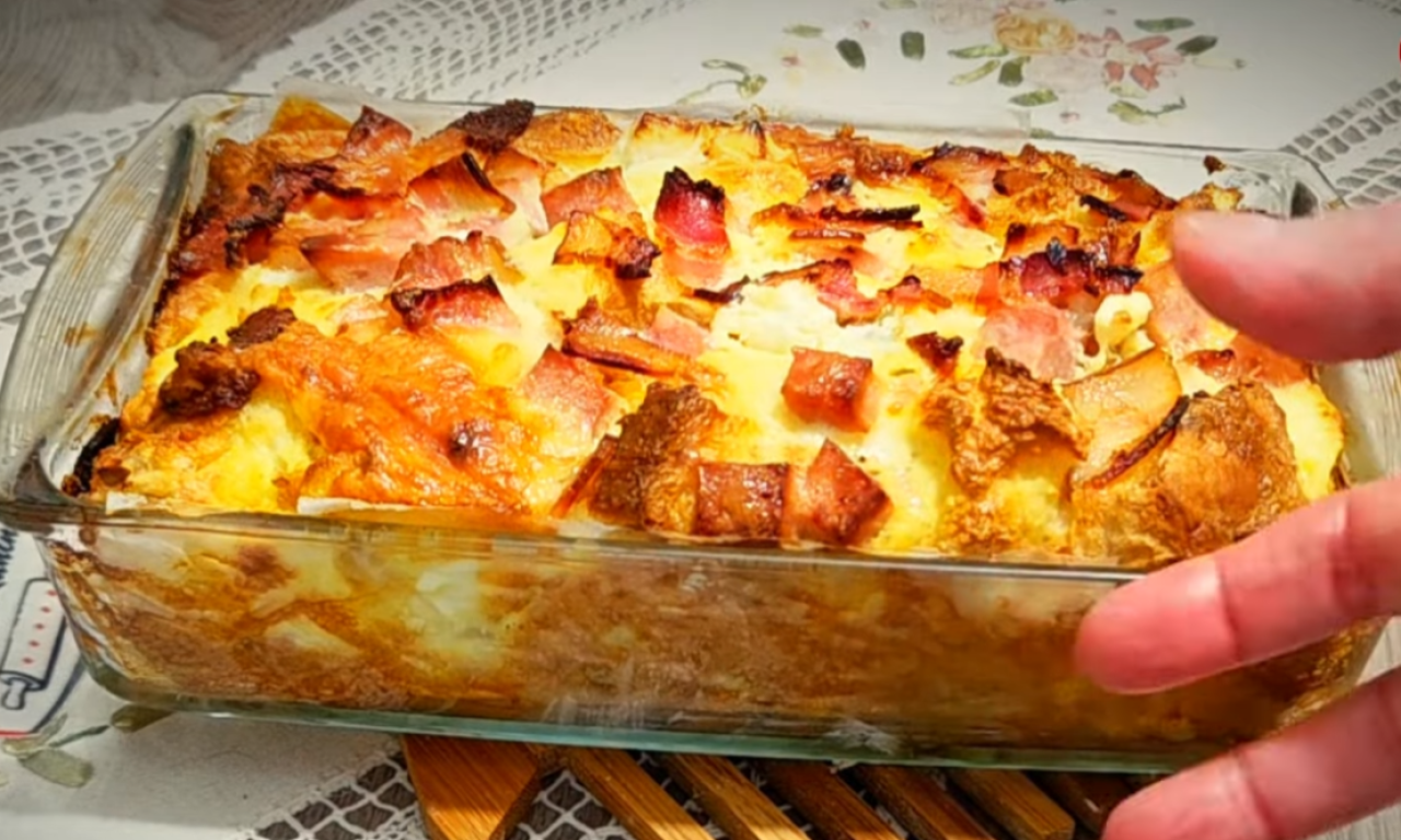 PITA KOJU SIGURNO NISTE PROBALI A SVI ĆE VAM TRAŽITI RECEPT Pravi se od starog hleba i nestaje za tren!