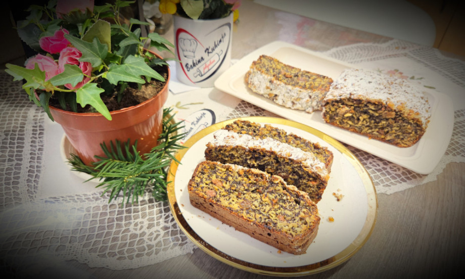 SLATKI HIT! KOLAČ SA MAKOM, JABUKOM I ŠARGAREPOM Mekan kao duša a nestaje za čas!