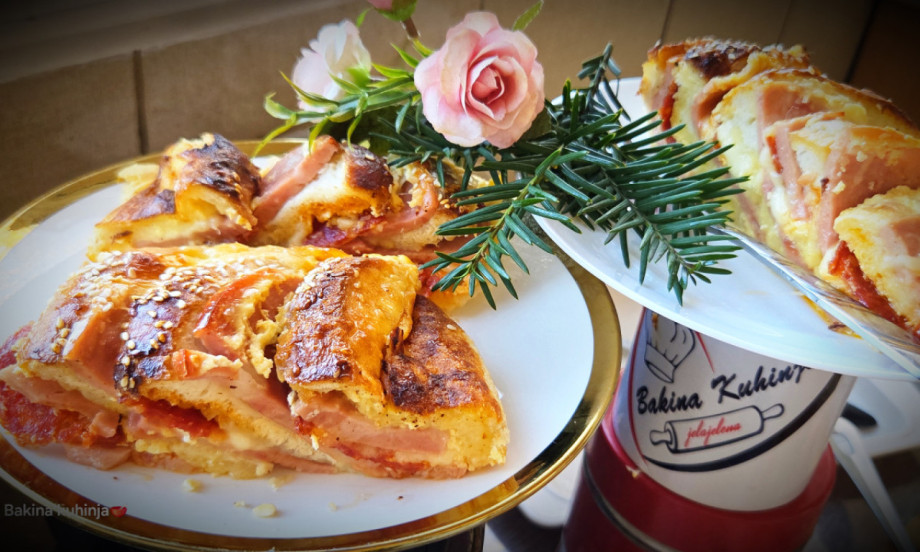 HARMONIKA HLEB SA ŠUNKOM I SIROM Cela kuća miriše na prelepo!