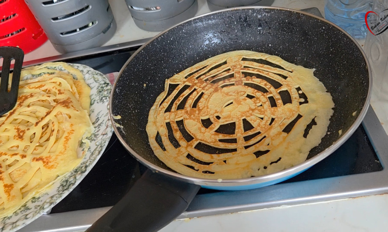 KAKO SE PRAVE ČIPKASTE PALAČINKE Preukusne i slasne! Vaša deca će ih obožavati! (VIDEO)