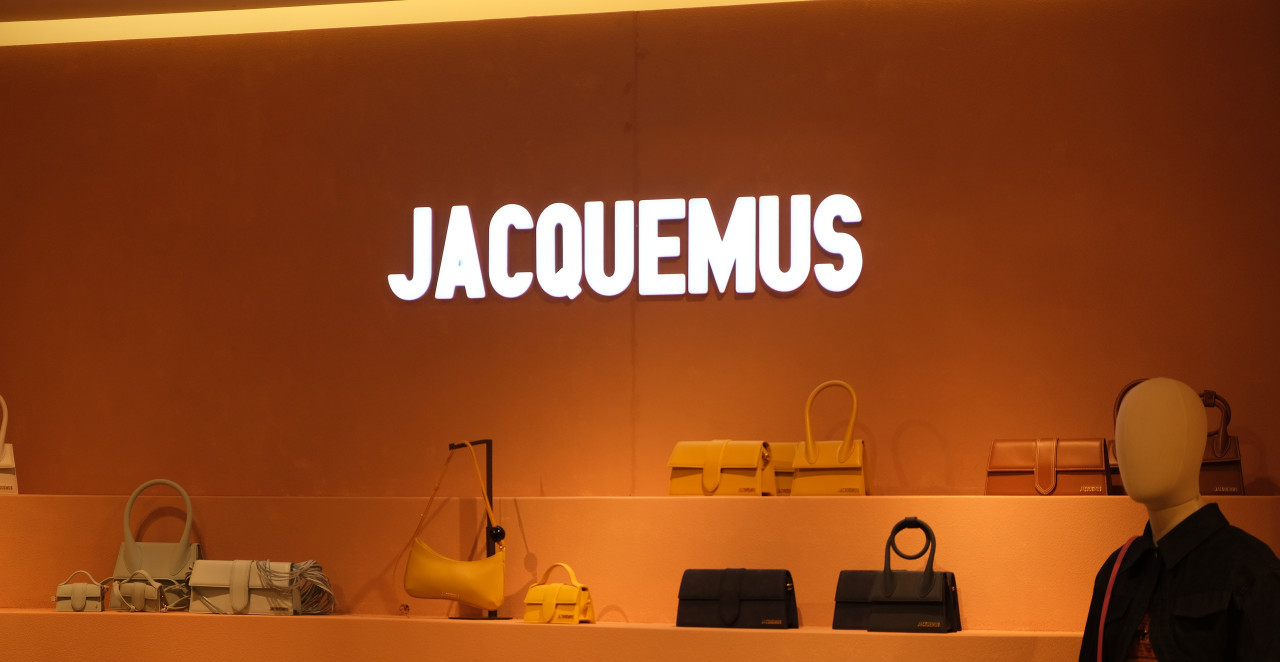 SVI ČEKALI DUA LIPU, A STIGLA JE LILIN (80) Jacquemus prvi put predstavio zaštitno lice modnog brenda - svoju baku!