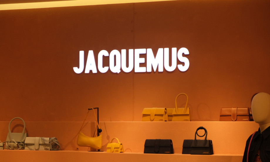 SVI ČEKALI DUA LIPU, A STIGLA JE LILIN (80) Jacquemus prvi put predstavio zaštitno lice modnog brenda - svoju baku!