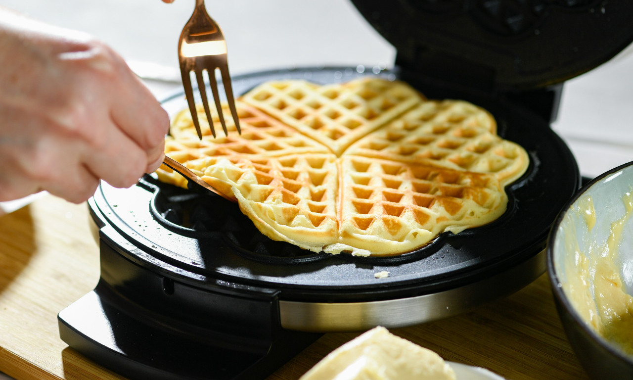 BAKIN KOLAČ U POSNOJ VERZIJI Mekan kao duša, a gotov za čas!