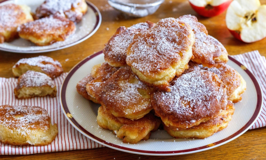 RECEPT DANA: Kad ih jednom probate, uštipci od jabuka postaće vam omiljeni slatkiš!