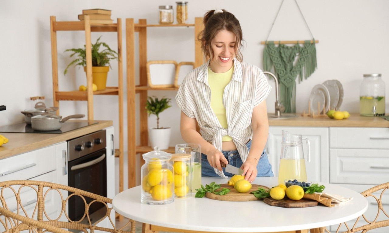 TRIK KAKO DA DOĐETE DO PARA Stavite baš ovoliko limunova u činiju na trpezarijski sto i gledajte čudo!