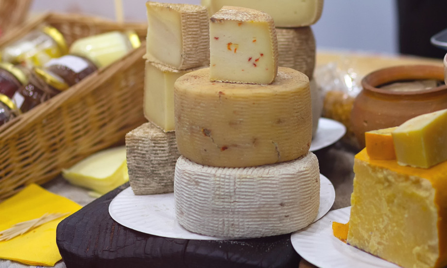KOJI SIR IDE U KOJE JELO? Parmigiano, Grana, Pecorino i Gorgonzola nisu isto – evo kako da ih koristite