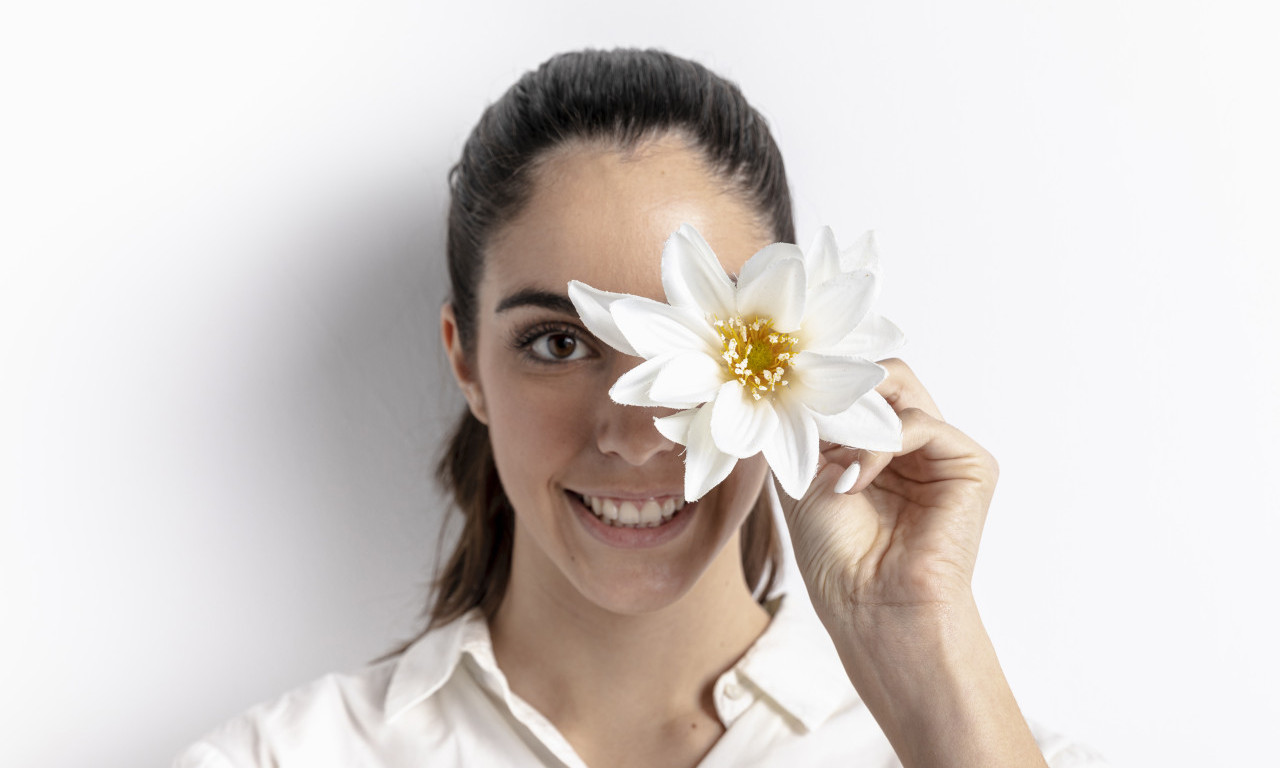 DA LI STE ZNALI DA MIRIS OVE BILJKE MOŽE SMANJITI STRES I ANKSIOZNOST Evo kako!