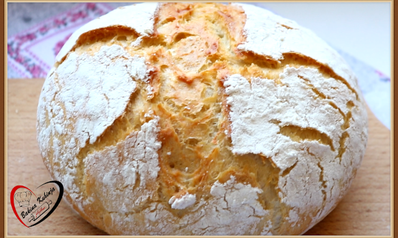 ISPUCANI HLEB SA HRSKAVOM KORICOM: KAKO NAPRAVITI UZ MALO TRIKA (VIDEO)