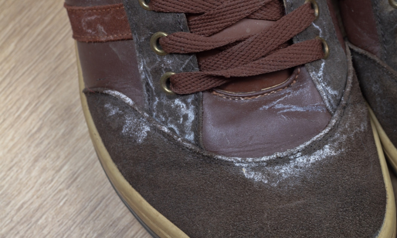 NAJBOLJI NAČIN DA UKLONITE FLEKE OD SOLI Spasite čizme, tepihe i podove pre nego što šteta postane trajna