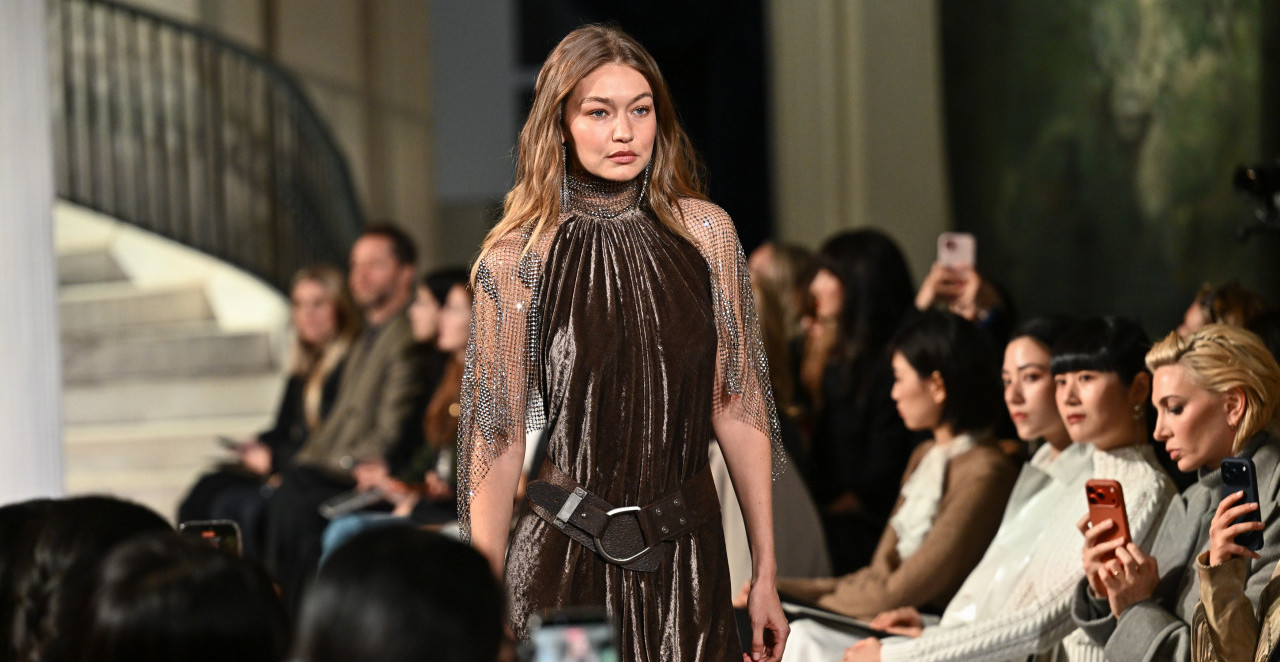 RALF LOREN REVIJA POMERILA GRANICE LUKSUZA Jesen 2026. donosi tamnu eleganciju i moćne siluete (FOTO)