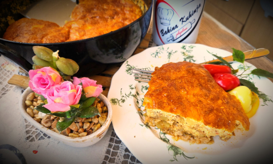 PRAVI RUČAK Zapečena fantaztija sa mlevenim mesom, prazilukom i kremastim prelivom