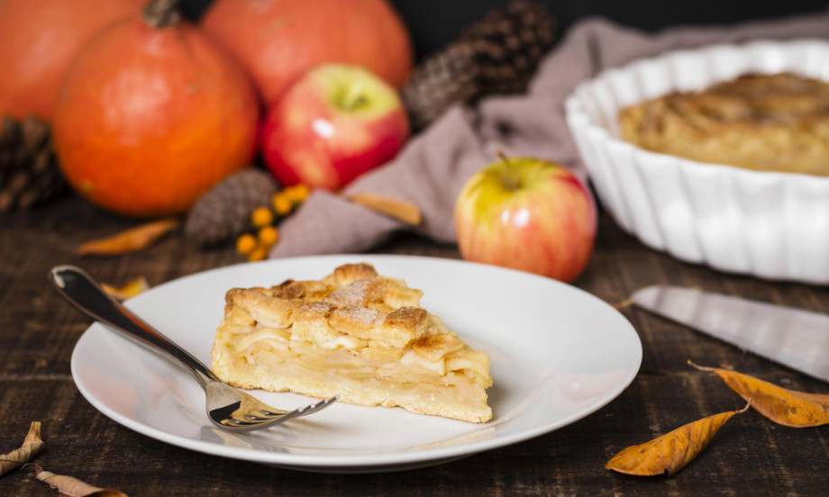 NESTAJE ZA MINUT Donosimo recept za najmekši kolač sa jabukama koji svima uspeva!
