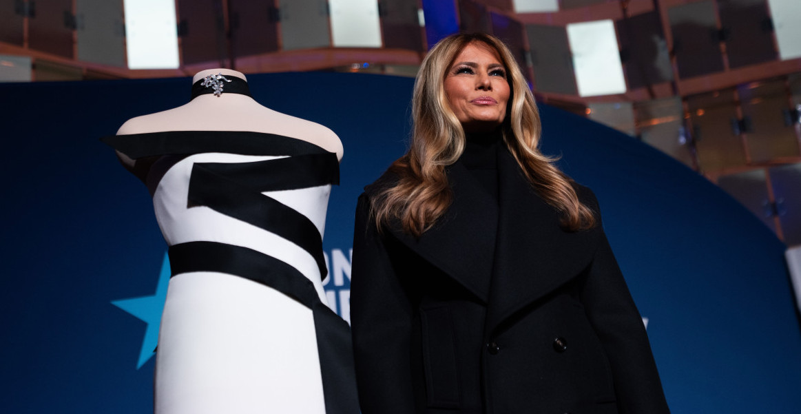 MA KAKVA HALJINA Zbog ovih pantalona Melanija svima stavila do znanja – ja sam, ipak, sa Balkana