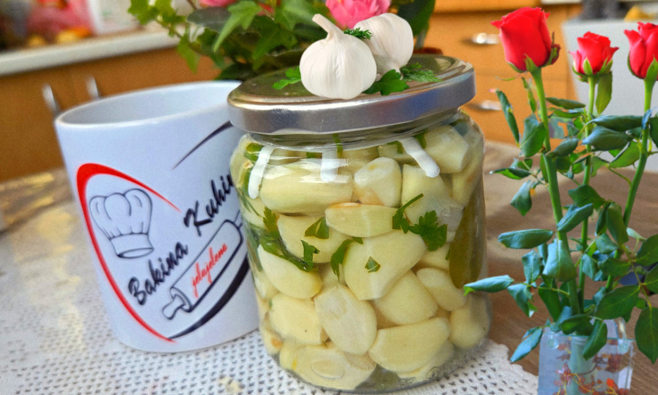 MARINIRANI BELI LUK KAO NARODNI LEK ZA ŽLEZDE I PRITISAK