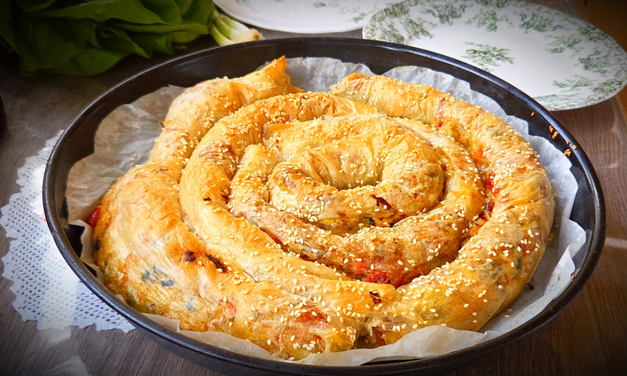 NAJSOČNIJA POSNA PITA SA POVRĆEM I ORASIMA - HRSKAVA DA PUCA POD PRSTIMA!