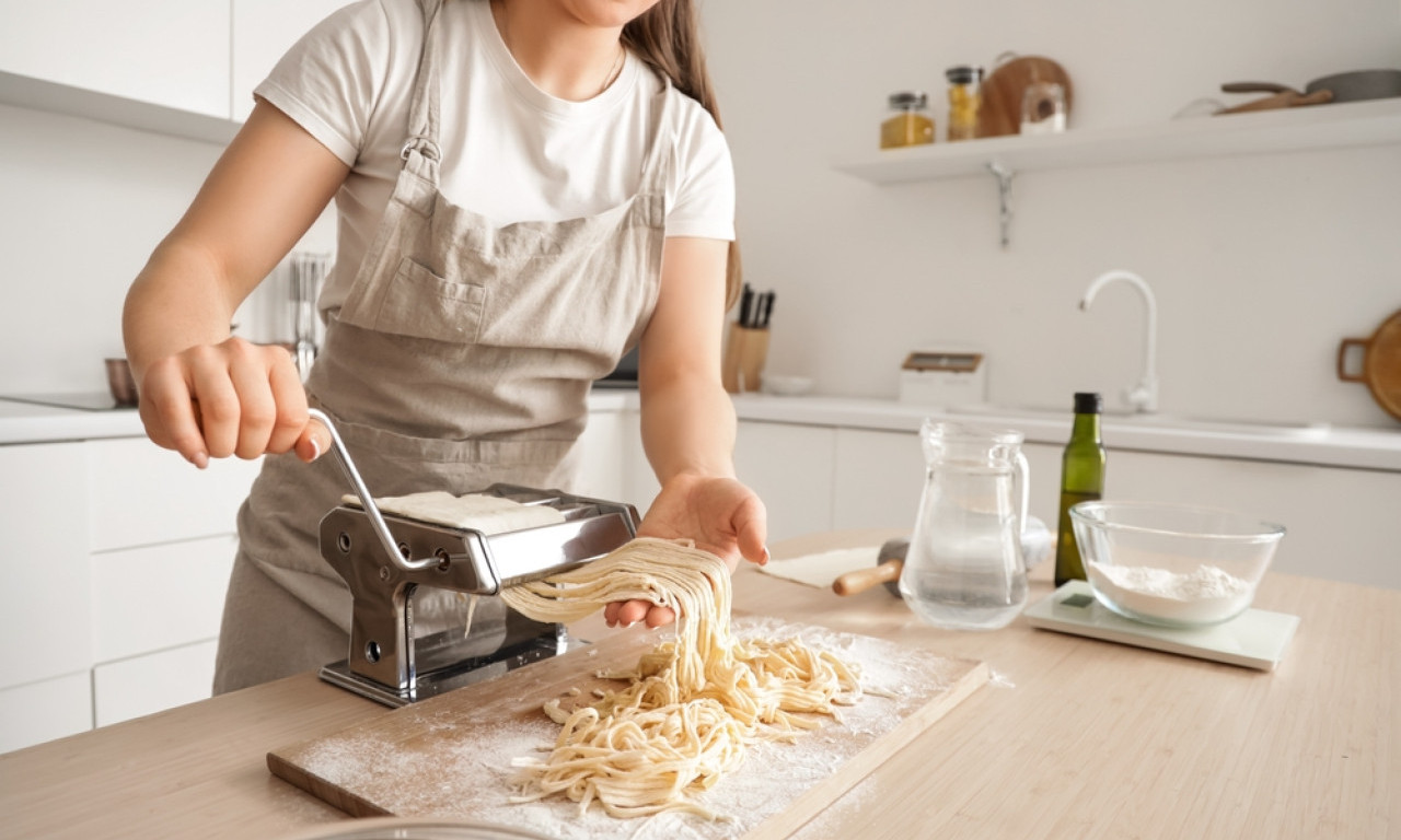 DOMAĆI REZANCI KOJI SE NE RASPADAJU Bakin trik za bistru supu kao nekad