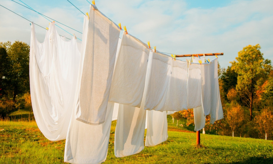 OSUŠITE ČARŠAV ZA MINUT Trik sa sušilicom koji domaćice sve više koriste (VIDEO)