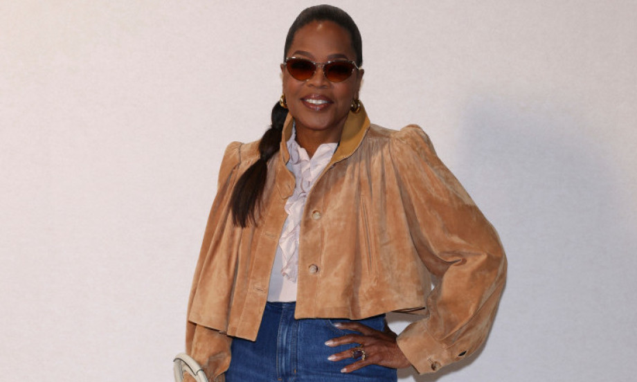 "GUTAJU OZEMPIK I SUŠE SE, OVO JE BOLESNO!" Opra Vinfri (72) pokazala novu figuru i izazvala lavinu komentara (FOTO)