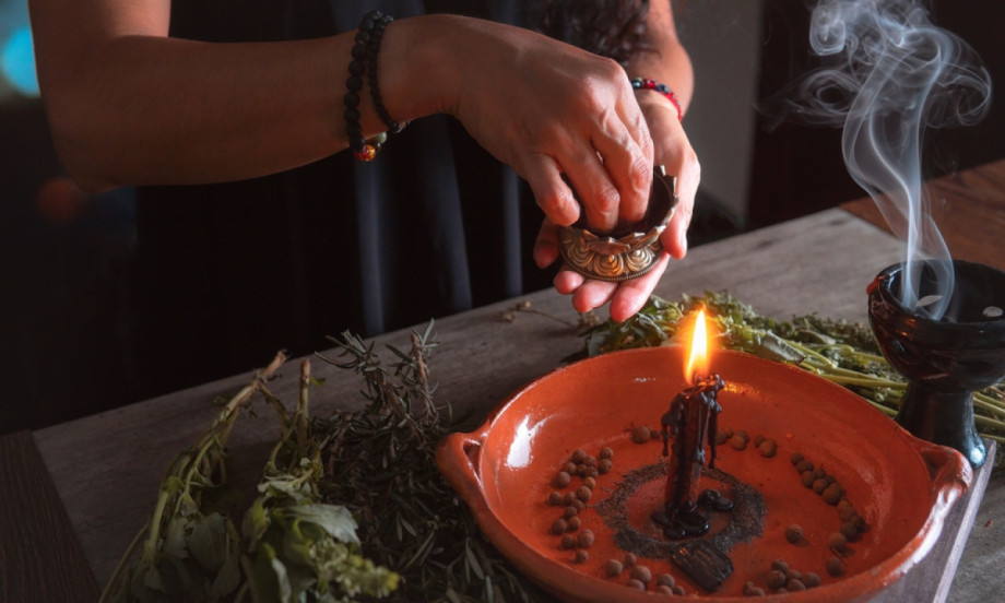 KAKO SE SKIDA KLETVA 5 narodnih načina koje ljudi i danas koriste