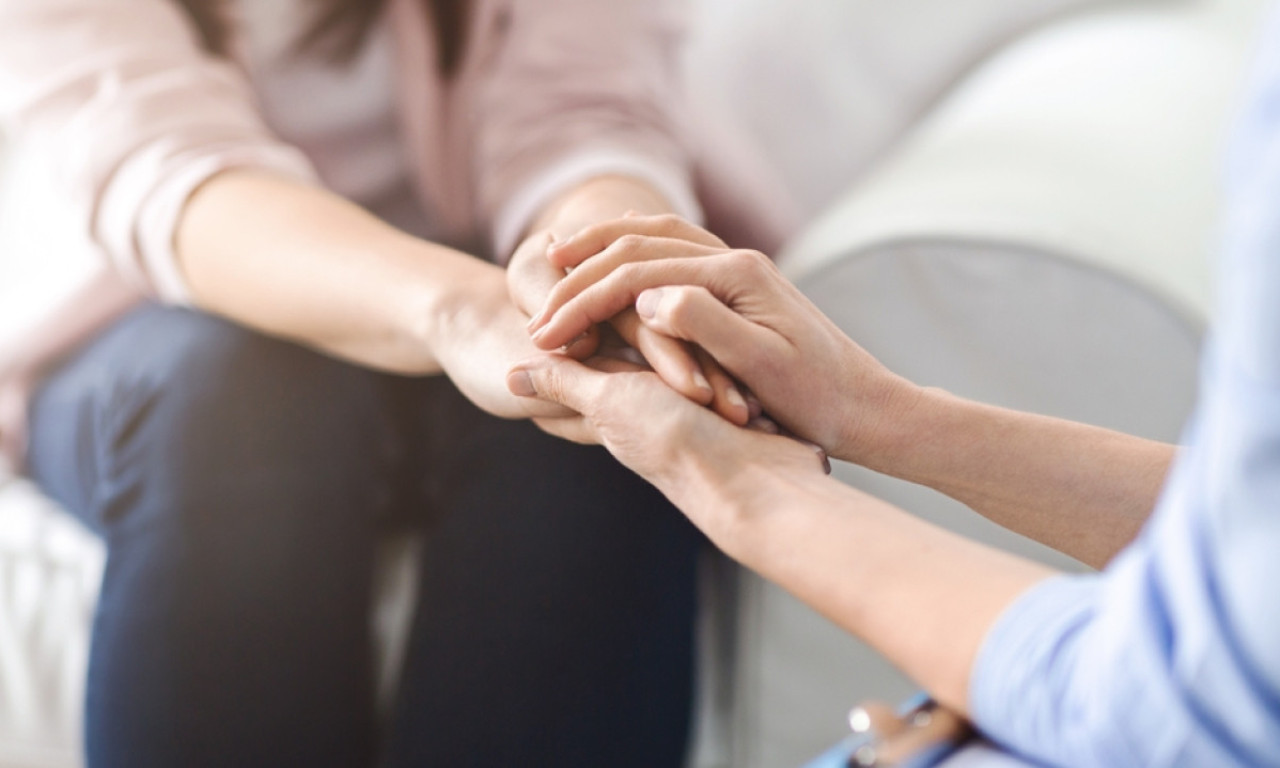 STALNO SU VAM HLADNE RUKE I NOGE? Možda vam fali ovaj važan vitamin