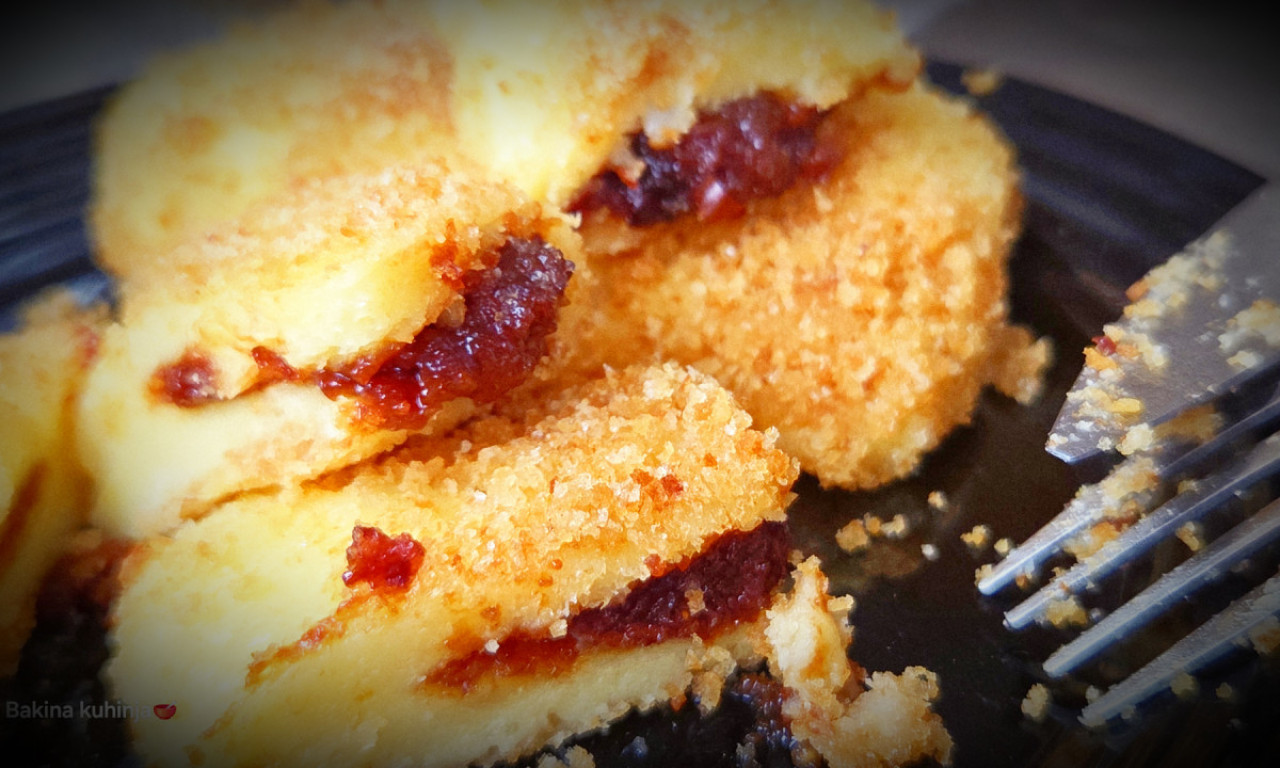 DOMAĆI TAŠCI SA PEKMEZOM I ORASIMA Mora da se proba!