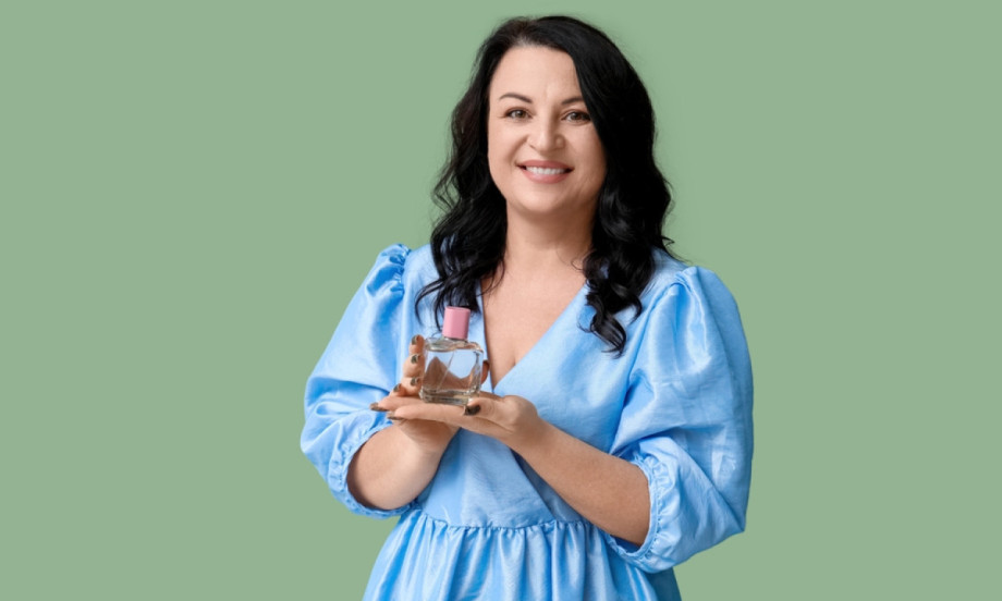 PROLEĆNI MIRISI KOJI OSVAJAJU Ovo su najtraženijih 5 parfema za žene posle 40! (BELLA IZBOR ZA VAS)