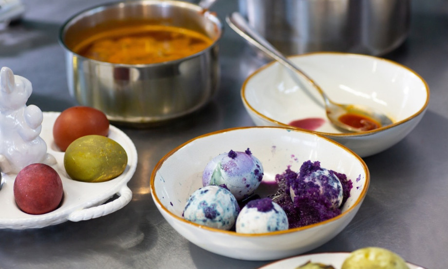 TRIK ZA USKRS SA GUMICAMA KOJI JE HIT: Ovako dobijate šarena jaja sa šarama bez muke! (DIY SAVETI)