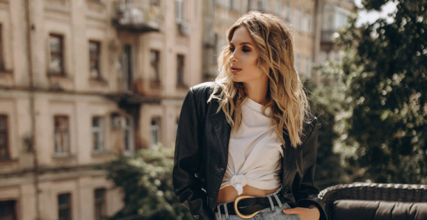 FRANCUSKINJE OVO NOSE UZ FARMERKE Pet kombinacija koje izgledaju skupo, a lako se kopiraju!