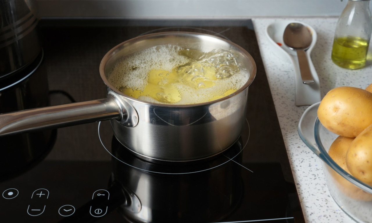 NAŠE BAKE NIKAD NISU BACALE OVU VODU Spas za biljke, kuću i telo!