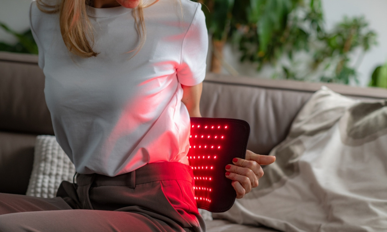 CRVENO SVETLO ILI SAUNA ĆEBE: Šta zapravo radi i da li vredi pare?