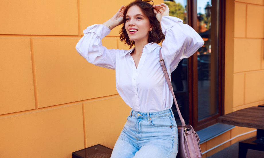 4 AKSESOARA KOJA PODIŽU SVAKI AUTFIT Kako farmerke i bela majica mogu izgledati luksuzno