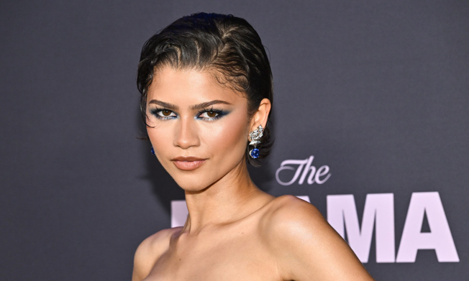 ZENDAJA U PLAVOM KAO MLADA Internet bruji zbog jednog znaka (FOTO)