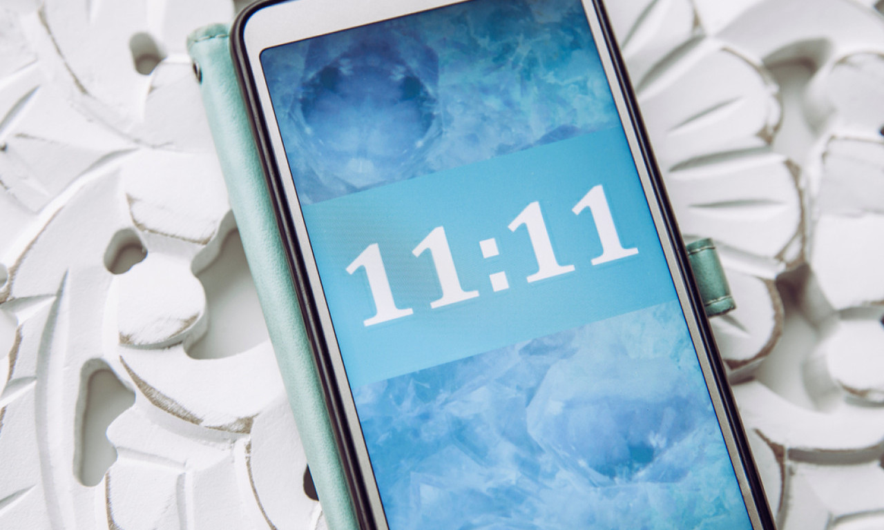 VIDITE ISTO VREME NA SATU? Evo šta znači kada su kazaljke 11:11, 17:17 i drugi „dupli“ brojevi