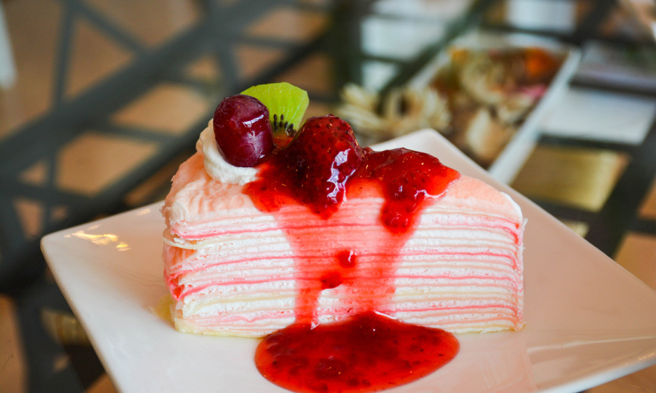 KAPRI TORTA KOJA OSVAJA NA PRVI ZALOGAJ Kremasta voćna čarolija koja se tako lagano pravi