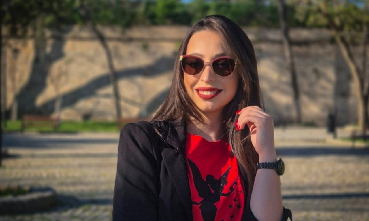 SVAKOG PONEDELJKA KOLUMNA JOVANE SIMIĆ Site oči, gladna srca - zašto smo zamenili stvarne odnose lajkovima?