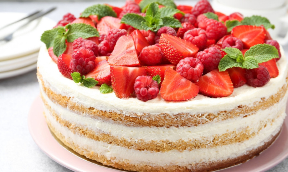 NE BACAJTE USKRŠNJA JAJA! Ova torta je hit – gotova za 25 minuta i topi se u ustima