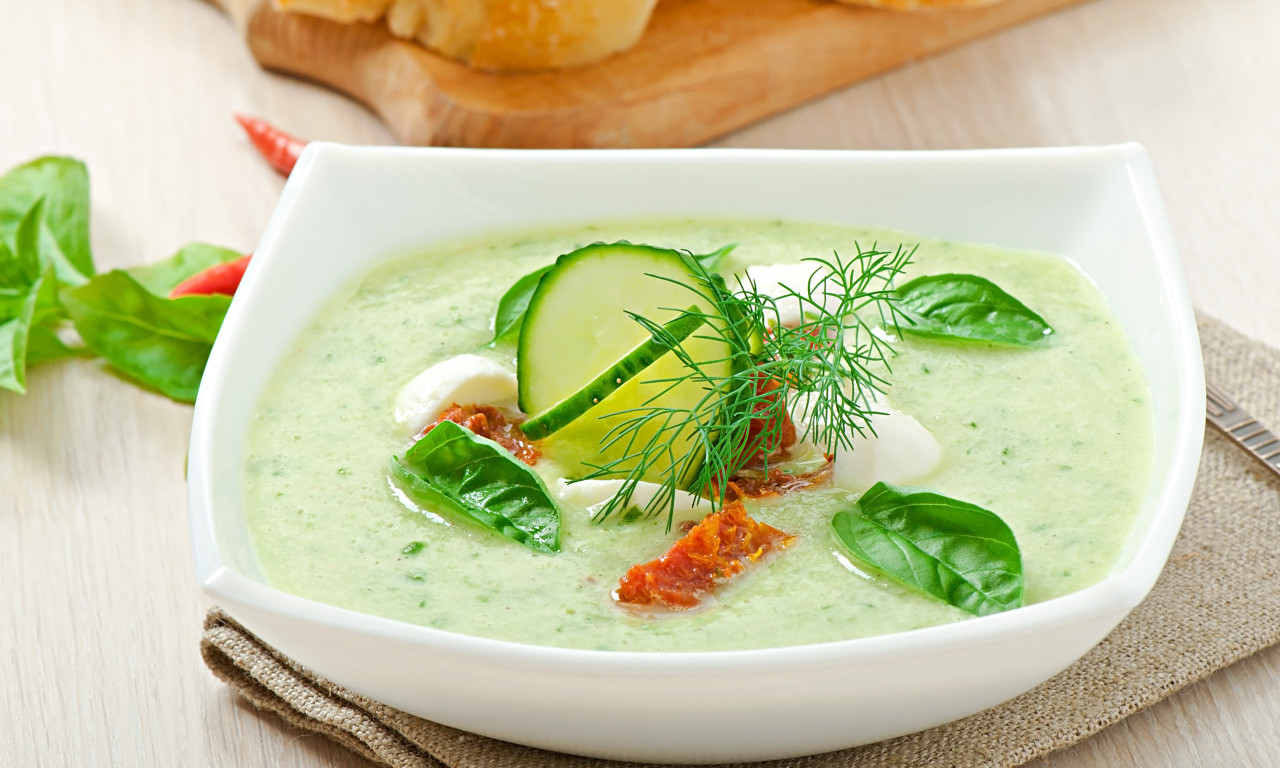 NAPRAVITE KREMASTU SUPU OD TIKVICA ISPOD 200 KALORIJA Lagani obrok posle praznika