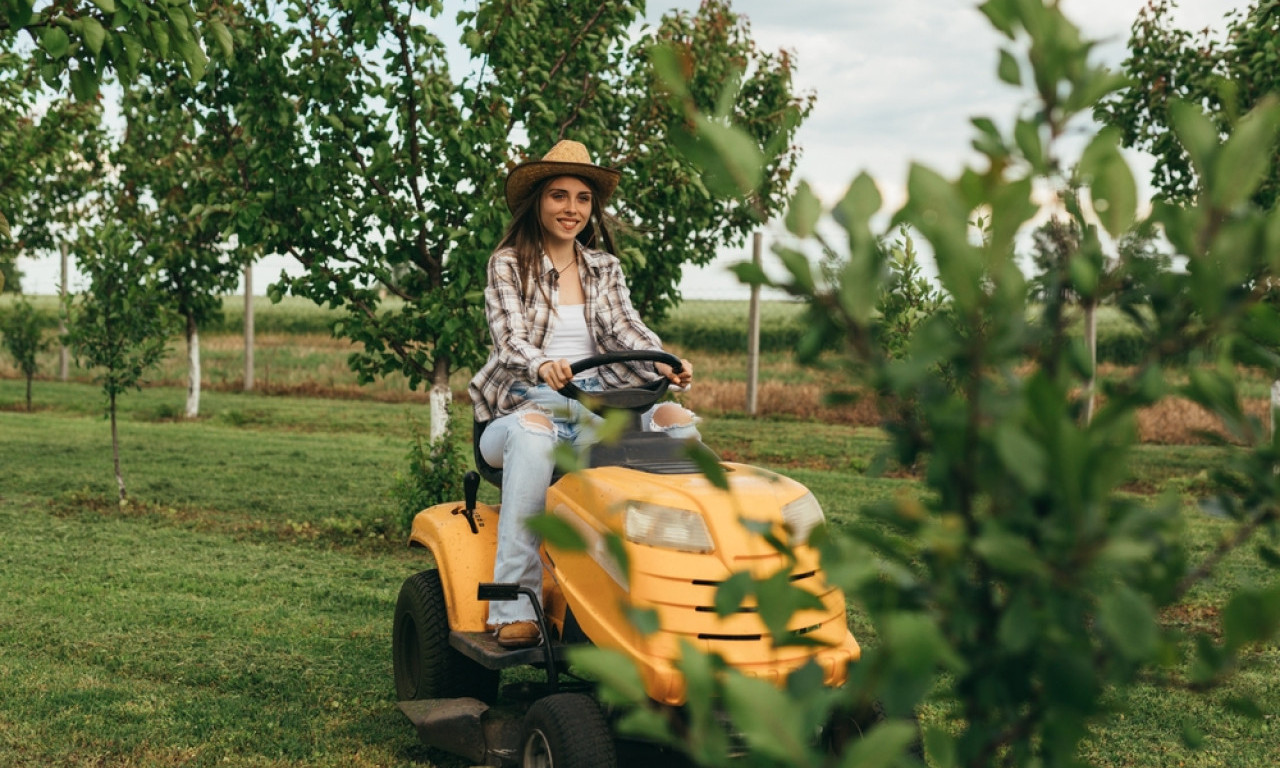 NE KOSITE TRAVU SADA Jedna greška u voćnjaku može da uništi rod i otera pčele