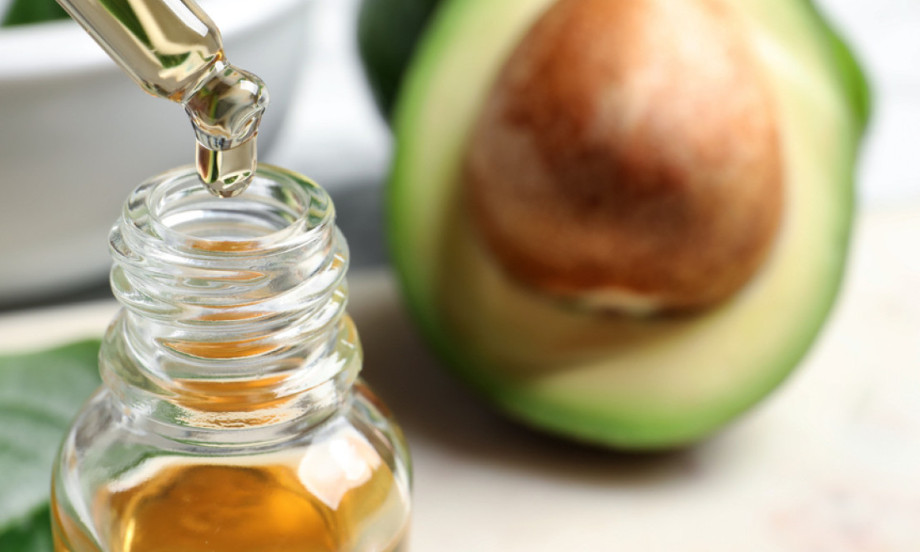 KOSA RASTE KAO LUDA Ovo ulje žene masovno utrljavaju u teme i efekat je neverovatan!