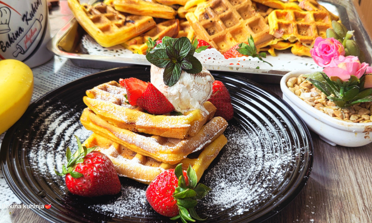 GOTOVE ZA 5 MINUTA Brze galete sa voćem i jogurtom!