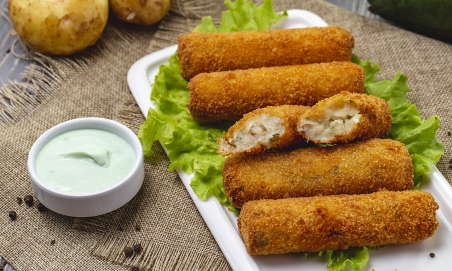 HRSKAVI SPOLJA, RASTOPLJENI IZNUTRA Donosimo recept za mocarela štapiće kojima niko ne može da odoli