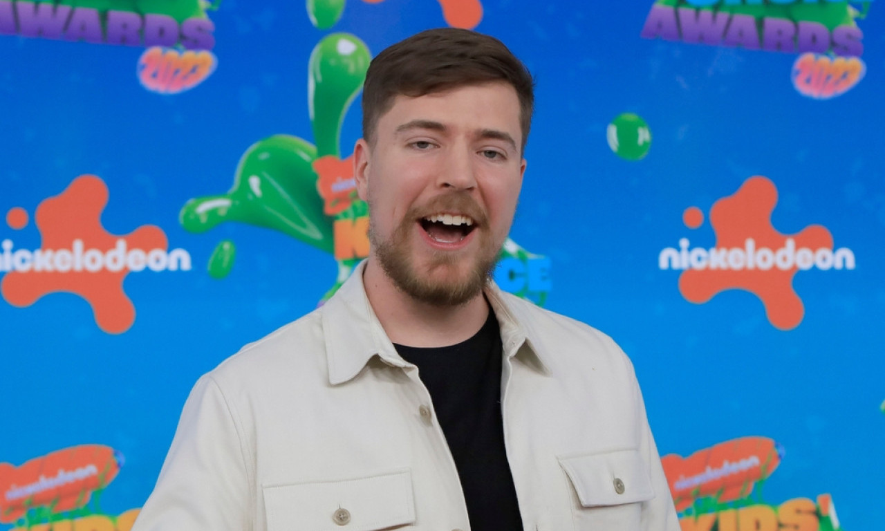 NAJPOZNATIJI JUTJUBER NA SVETU STAO NA LUDI KAMEN MrBeast se oženio na privatnom ostrvu, svadba trajala sedam dana