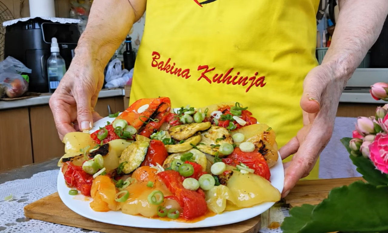 PAPRIKA SA TIKVICAMA Posno jelo koje smo u slast pojeli! (VIDEO)