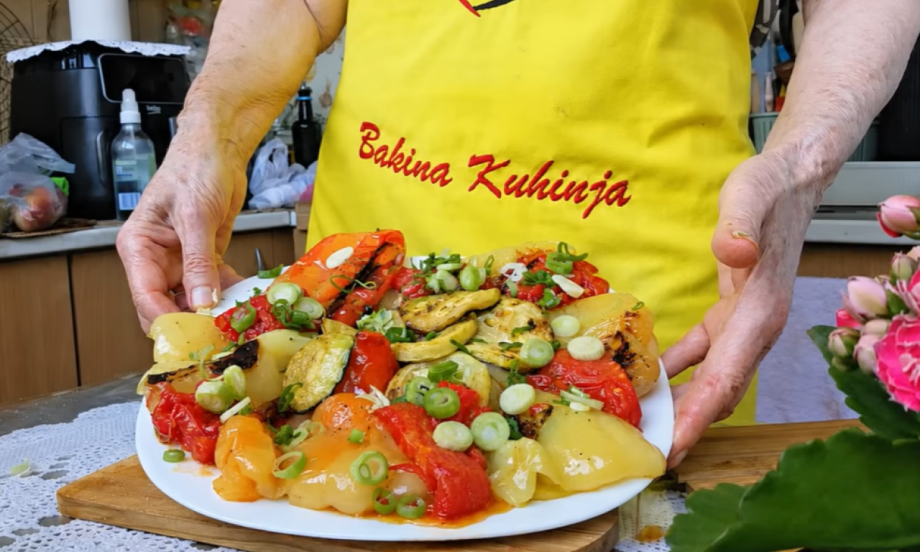 PAPRIKA SA TIKVICAMA Posno jelo koje smo u slast pojeli! (VIDEO)