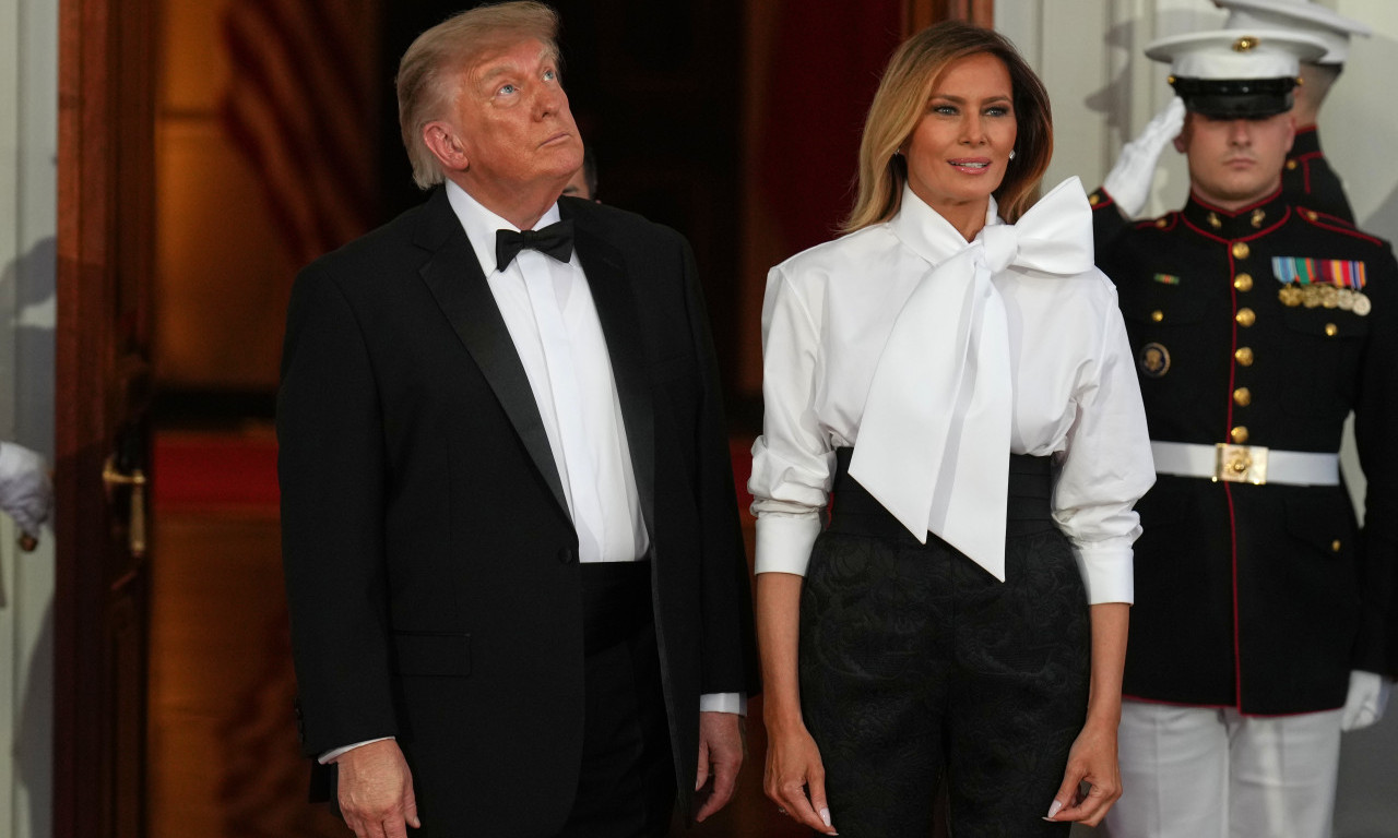 „DAJ JEDNU KISELU“: Melaniju Tramp ismevaju da izgleda kao konobarica, a kombinacija košta čitavo bogatstvo